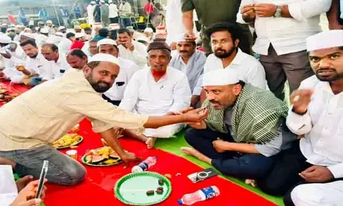 సమాజంలో అన్ని వర్గాల ప్రజలు సోదర భావంతో జీవించాలి