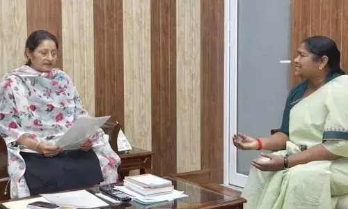 Seethakka: సిబ్బంది వేతనాలు పెంచండి.. కేంద్ర మంత్రికి సీతక్క విజ్ఞప్తి