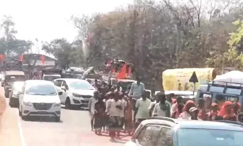 Ghat Road: శ్రీశైల క్షేత్రానికి పోటెత్తిన భక్తులు.. ఘాట్ రోడ్డులో భారీగా ట్రాఫిక్ జామ్