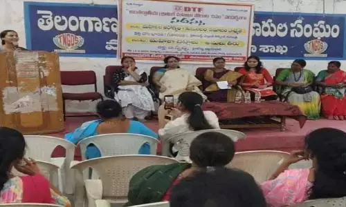 సమాజంలో మహిళలకు న్యాయం జరగడంలేదు :  న్యాయవాది స్వేచ్ఛ