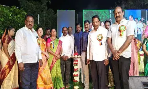 చదువుతో పాటు బయటి ప్రపంచాన్ని పరిచయం చేయండి :  ఎమ్మెల్యే యెన్నం శ్రీనివాస్ రెడ్డి