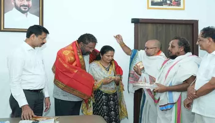 మంత్రి వాకిటి శ్రీహరికి భద్రాచలం నుంచి ఆహ్వానం మంత్రి వాకిటి శ్రీహరికి భద్రాచలం నుంచి ఆహ్వానం