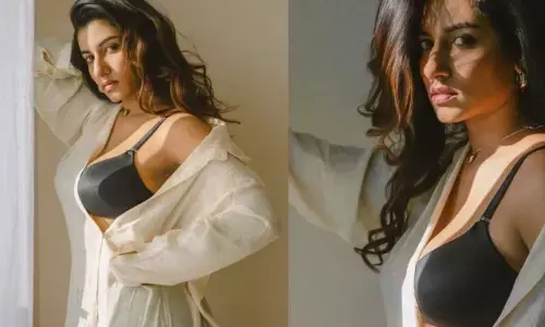 Vishnu Priya: షర్టు బటన్లు విప్పేసి లో దుస్తుల్లో రెచ్చిపోయిన హాట్ యాంకర్