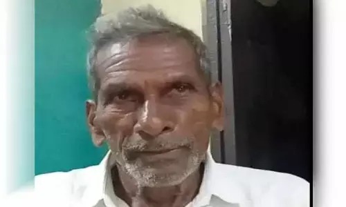 రోడ్డు ప్ర‌మాదంలో గాయ‌ప‌డిన వ్య‌క్తి చికిత్స పొందుతూ మృతి