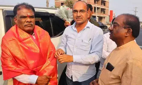 ఎస్సీ, ఎస్టీల సంక్షేమానికి ప్రత్యేక దృష్టి సారించాలి : ఎస్సీ, ఎస్టీ కమిషన్ చైర్మన్ బక్కి వెంకటయ్య