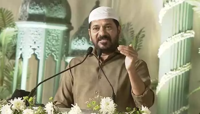 నేను మీ సోదరుడిని మీ ఆశీర్వాదం కావాలి.. ఇఫ్తార్ విందులో సీఎం రేవంత్ రెడ్డి నేను మీ సోదరుడిని మీ ఆశీర్వాదం కావాలి.. ఇఫ్తార్ విందులో సీఎం రేవంత్ రెడ్డి