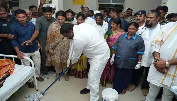 రాష్ట్ర ప్రగతిలో ప్రతి ఒక్కరూ భాగస్వాములు కావాలి : మంత్రి వాకిటి శ్రీహరి రాష్ట్ర ప్రగతిలో ప్రతి ఒక్కరూ భాగస్వాములు కావాలి : మంత్రి వాకిటి శ్రీహరి