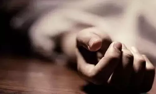 ఇంటి రుణం తీర్చ‌లేక ఇల్లాలు బ‌లి..?