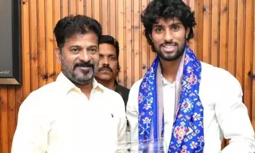 సీఎం రేవంత్ ఇంట్లో తిలక్ వర్మ
