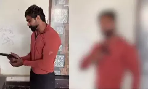 తుపాకీతో కాల్చుకుంటున్నట్లు ఫోజ్.. గన్ పేలడంతో యువకుడు మృతి