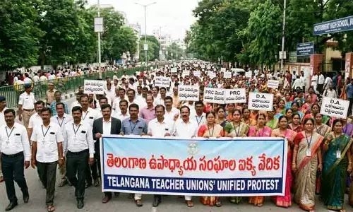 ఉపాధ్యాయ సంఘాల పాత్ర హక్కులకేనా.. బాధ్యతలకు లేదా?