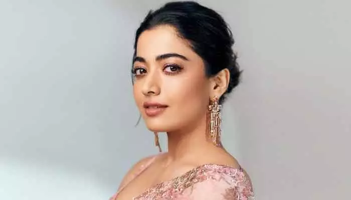పెళ్లై నెల రోజులు కూడా కాకముందే షాకిచ్చిన రష్మిక.. వైరల్గా మారిన ఇన్స్టా పోస్ట్ పెళ్లై నెల రోజులు కూడా కాకముందే షాకిచ్చిన రష్మిక.. వైరల్గా మారిన ఇన్స్టా పోస్ట్