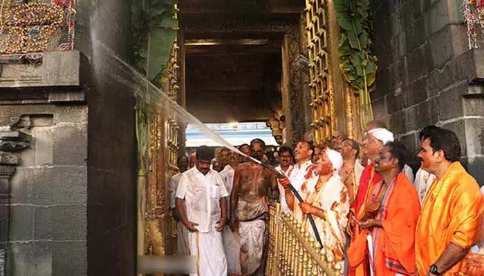 శ్రీవారి ఆలయంలో ఆగమోక్తంగా కోయిల్ ఆళ్వార్ తిరుమంజనం శ్రీవారి ఆలయంలో ఆగమోక్తంగా కోయిల్ ఆళ్వార్ తిరుమంజనం