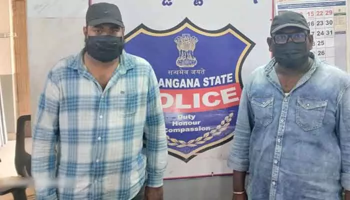అమాయకుల వద్ద అధిక వడ్డీ వసూలు చేసే ముఠా సభ్యులు అరెస్ట్ అమాయకుల వద్ద అధిక వడ్డీ వసూలు చేసే ముఠా సభ్యులు అరెస్ట్