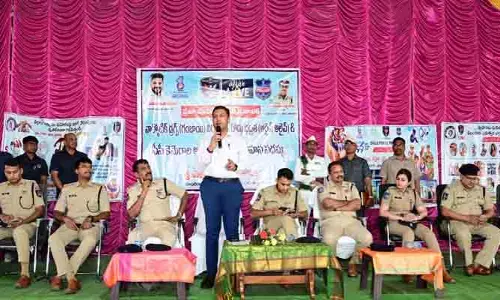గ్రామాల‌ను ఆద‌ర్శంగా తీర్చిదిద్దాలి : క‌లెక్ట‌ర్ రాజ‌ర్షిషా
