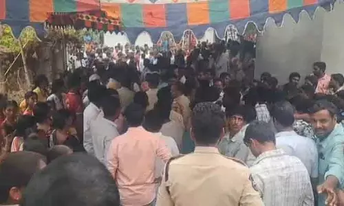 ఎస్సై భార్య అంత్య‌క్రియ‌ల్లో ఉద్రిక్త‌త