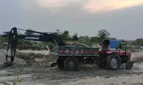 యథేచ్ఛగా మొరం తరలింపు