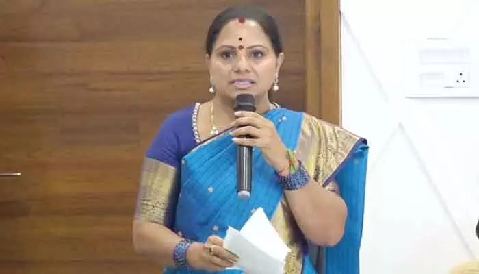 డాడీ, మోడీ, చిన్నమోడీపై నా పోరాటం.. కల్వకుంట్ల కవిత షాకింగ్ కామెంట్స్ డాడీ, మోడీ, చిన్నమోడీపై నా పోరాటం.. కల్వకుంట్ల కవిత షాకింగ్ కామెంట్స్