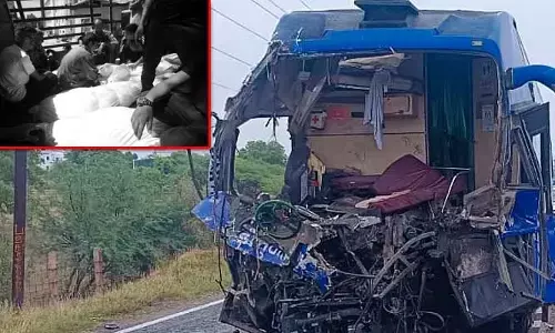 Big Breaking: రాష్ట్రంలో ఘోర రోడ్డు ప్రమాదం.. 8 మంది స్పాట్ డెడ్
