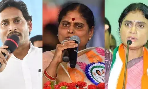 ఆస్తి పంపకాల్లో షర్మిలకు తీవ్ర అన్యాయం.. అఫిడవిట్‌లో పచ్చి నిజాలు చెప్పిన వైఎస్ విజయమ్మ