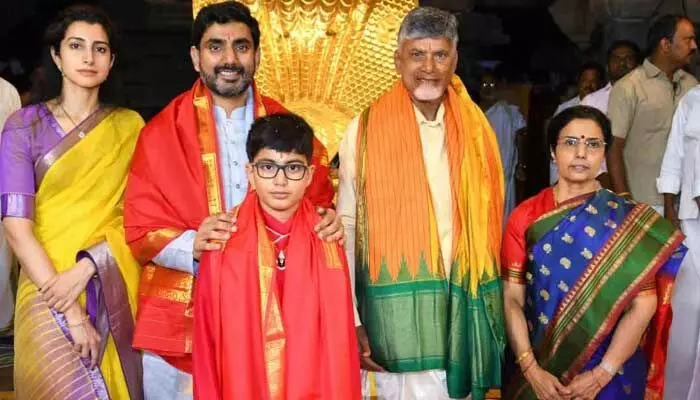 మనవడు దేవాన్ష్ పుట్టినరోజు: శ్రీవారి చెంతకు సీఎం చంద్రబాబు మనవడు దేవాన్ష్ పుట్టినరోజు: శ్రీవారి చెంతకు సీఎం చంద్రబాబు