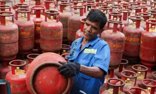 LPG Gas Price Today : గ్యాస్ సిలిండర్ ధరలు
