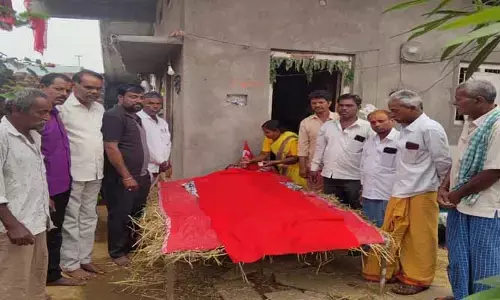 సీపీఐ  సీనియర్ నేతకు నివాళి