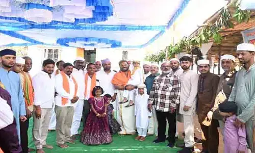 చిట్కూల్ లో వెల్లువిరిసిన మ‌త సామ‌ర‌స్యం..!