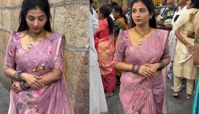 తిరుమలలో బొటిక్ బిజినెస్ ప్రమోషన్ రీల్స్.. టీటీడీపై భక్తులు ఫైర్ తిరుమలలో బొటిక్ బిజినెస్ ప్రమోషన్ రీల్స్.. టీటీడీపై భక్తులు ఫైర్
