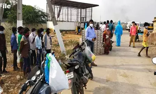 నెల్లూరులో కలకలం.. శ్మశానంలో సగంకాలిన డెడ్ బాడీ