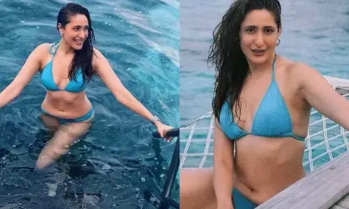 Pragya Jaiswal: నీలం రంగు బికినీలో రెచ్చిపోయిన హాట్ బ్యూటీ