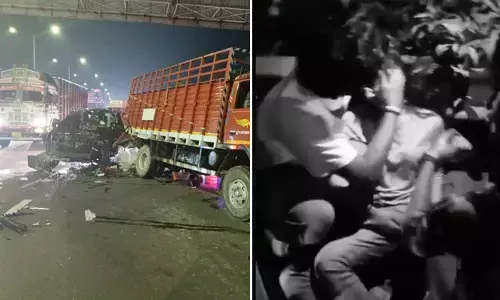 ఓఆర్ఆర్‌పై ఘోర రోడ్డు ప్రమాదం : ఒకరి మృతి, ముగ్గురికి తీవ్ర గాయాలు