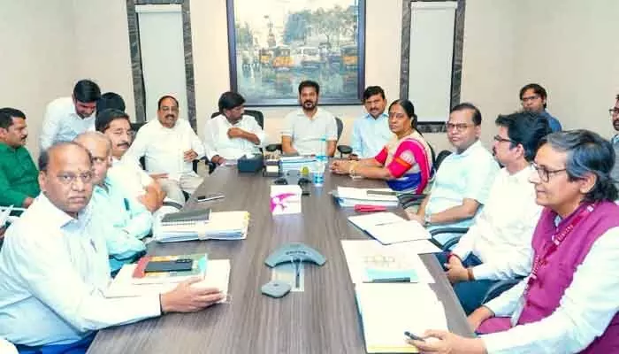 మంత్రివర్గంలోకి కొత్తోళ్లు.. తెలంగాణ కేబినెట్ విస్తరణకు ముహూర్తం ఫిక్స్? మంత్రివర్గంలోకి కొత్తోళ్లు.. తెలంగాణ కేబినెట్ విస్తరణకు ముహూర్తం ఫిక్స్?
