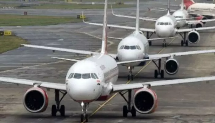 Aviation: ఎయిర్లైన్స్కు లిక్విడిటీ మద్దతు ఇచ్చే అవకాశం Aviation: ఎయిర్లైన్స్కు లిక్విడిటీ మద్దతు ఇచ్చే అవకాశం