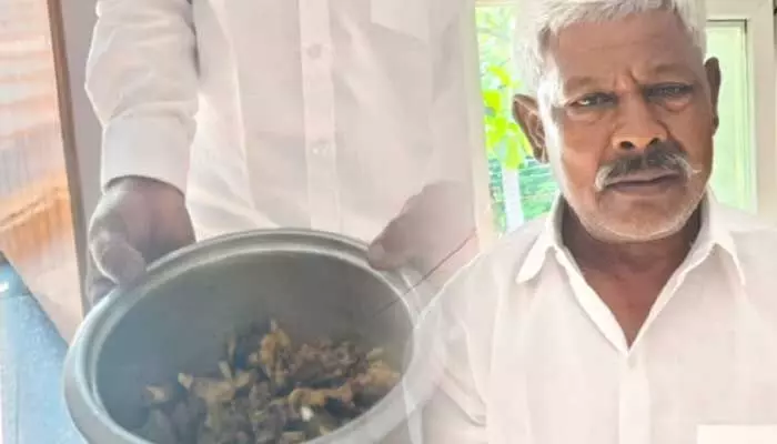 సార్.. మటన్ ఉడకలేదు, కేసు పెట్టండి : తాడిపత్రిలో వింత ఘటన సార్.. మటన్ ఉడకలేదు, కేసు పెట్టండి : తాడిపత్రిలో వింత ఘటన