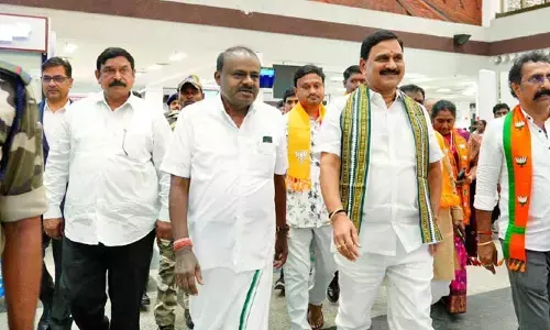 విశాఖ స్టీల్‌ప్లాంట్‌లో కేంద్రమంత్రి కుమారస్వామి పర్యటన: పురోగతిపై సమీక్ష