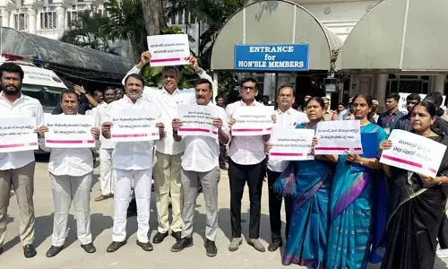BRS: విద్యార్థులు చదువుకు దూరం అవుతున్నారు