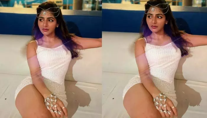 Iswarya Menon : క్లాసీ లుక్తో మైండ్ బ్లోయింగ్ పోజ్ Iswarya Menon : క్లాసీ లుక్తో మైండ్ బ్లోయింగ్ పోజ్