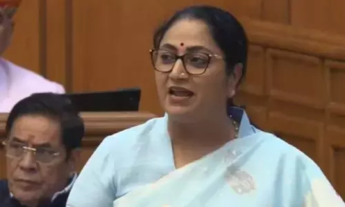 ఢిల్లీ బడ్జెట్ 2026-27: విద్యార్థినులకు ఉచిత సైకిళ్లు.. మహిళలకు నెలకు రూ.2,500 భరోసా