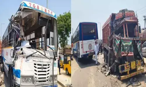 నిజామాబాద్ జిల్లాలో ఘోర రోడ్డు ప్ర‌మాదం..!