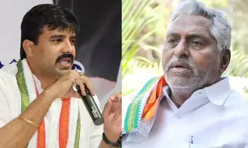 ‘తగ్గేదేలే’ అంటున్న జీవన్‌రెడ్డి: ఇంటికి క్యూ కట్టిన ఏఐసీసీ దూతలు.. గంటల తరబడి బుజ్జగింపులు!