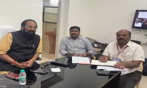 రైతులు ఆందోళన చెందొద్దు :  ఎమ్మెల్యే మేడిప‌ల్లి స‌త్యం