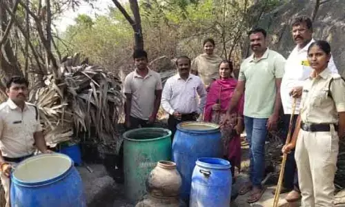 అక్ర‌మంగా మ‌ద్యం అమ్మితే చ‌ర్య‌లు త‌ప్ప‌వు