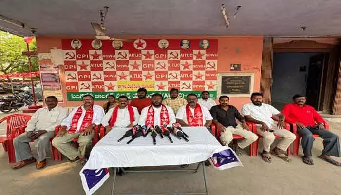యూజీడీల నిర్మాణం పై పూర్తి స్థాయి విచారణ జరపాలి : సీపీఐ యూజీడీల నిర్మాణం పై పూర్తి స్థాయి విచారణ జరపాలి : సీపీఐ