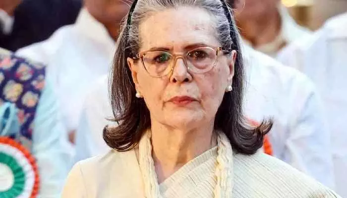 సోనియా గాంధీకి తీవ్ర అస్వస్థత సోనియా గాంధీకి తీవ్ర అస్వస్థత