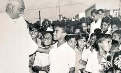 ఆకలి కేక నుంచే మధ్యాహ్న భోజనం