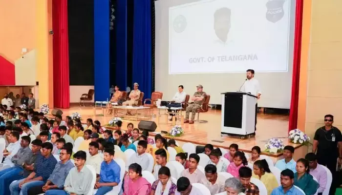 సభలు సంబరాలు సరే, సమస్యల పరిష్కారం ఏదీ‌?