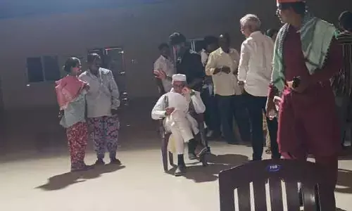 బయ్యారంలో సినిమా సందడి.. హీరో మురళీ మోహన్ షూటింగ్ షురూ