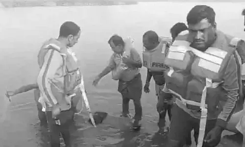 చేపల వేటకు వెళ్లి వ్యక్తి మృతి