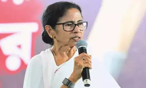 Bengal: బీజేపీ, ఈసీ కలిసి ఓటు హక్కును లాగేసుకుంటున్నాయి